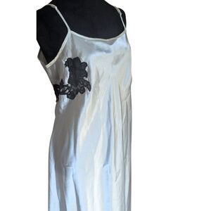 Natori Private Luxuries White Satin Nightgown XL Black Lace Trim Low Back Sexy